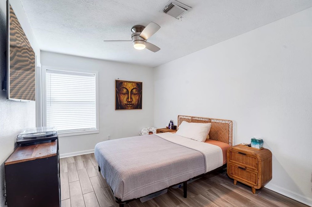 323 Everton St, Houston TX  77003-1808 exterior