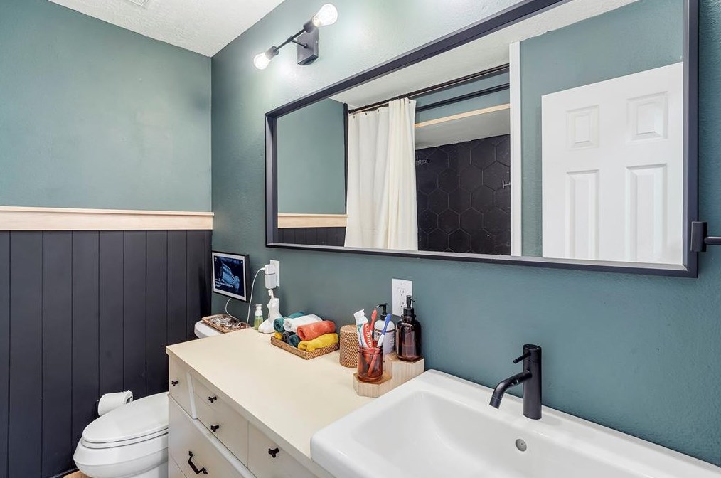 323 Everton St, Houston TX  77003-1808 exterior