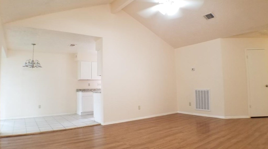 3215 Dragonwick Dr, Houston TX  77045-3607 exterior