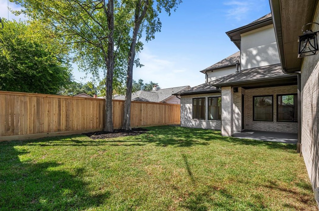 12503 Vindon Dr, Houston TX  77024-4000 exterior