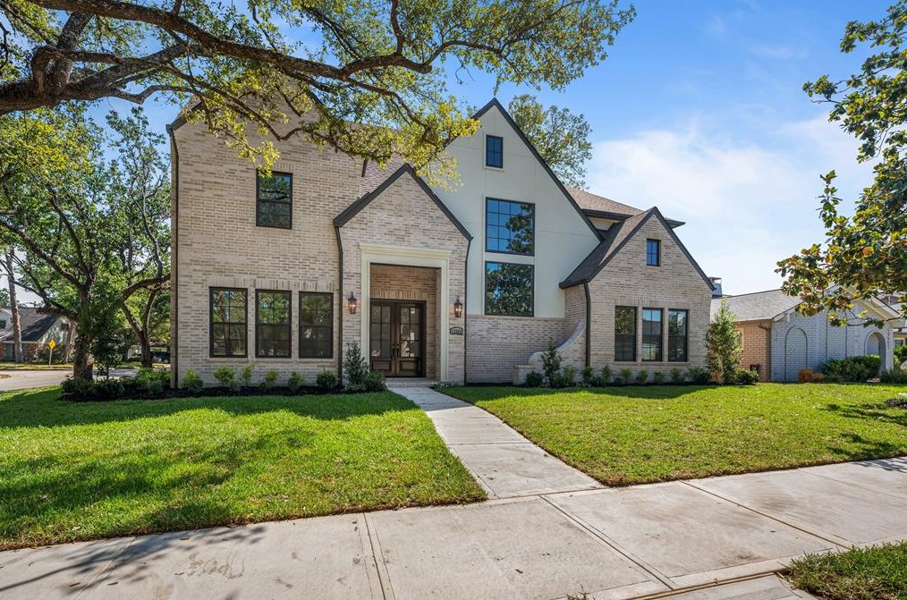 12503 Vindon Dr, Houston TX  77024-4000 exterior