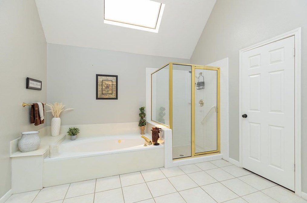 7407 Starbridge Dr, Houston TX  77095-2671 exterior