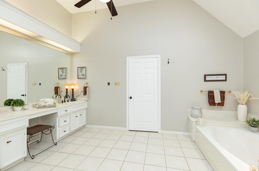 7407 Starbridge Dr, Houston TX  77095-2671 exterior