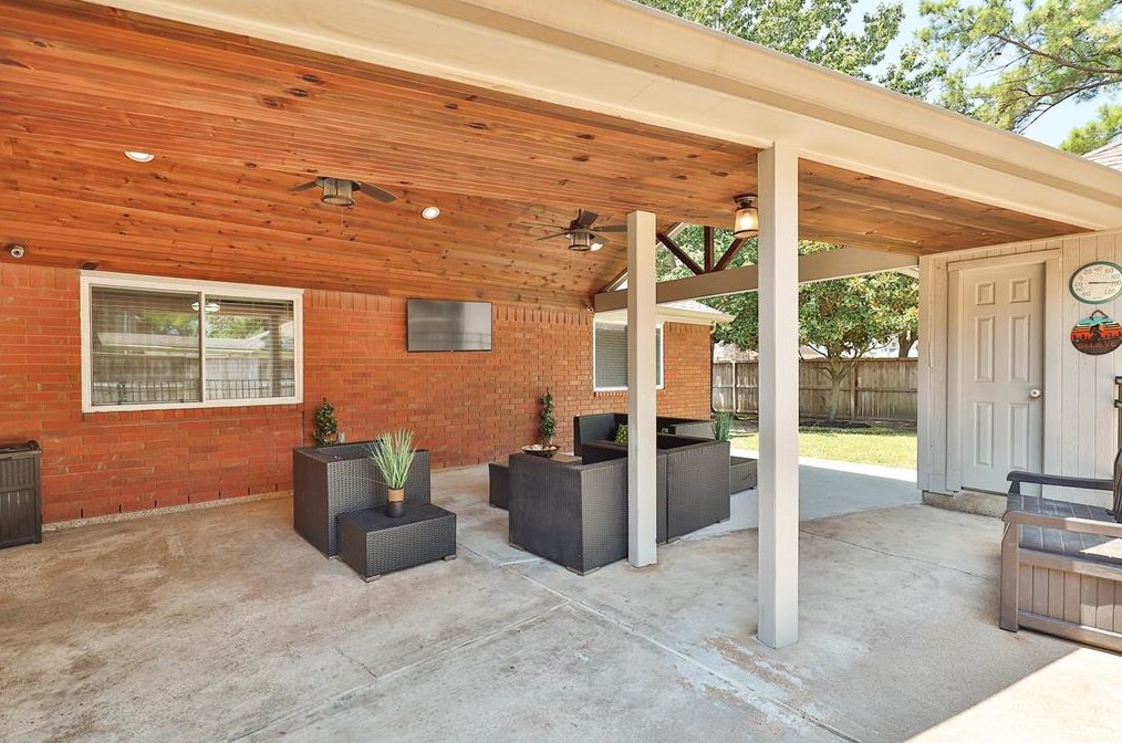 7407 Starbridge Dr, Houston TX  77095-2671 exterior