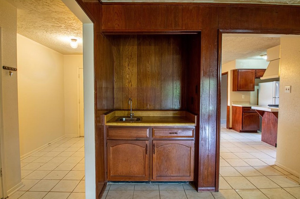 7922 Dawnridge Dr, Houston TX  77071-2503 exterior