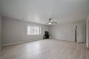 811 Loire Ln, Houston, TX 77090 - Photo 35