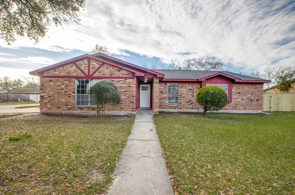 1003 Nelda Rd, Houston TX  77088-3721 exterior