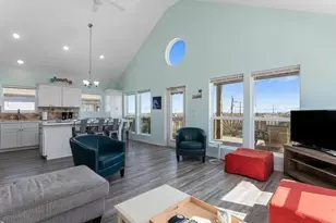 985 Gordon Dr, Gilchrist, TX 77617 - Photo 3