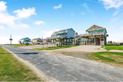 985 Gordon Drive, Gilchrist, TX 77617 - Photo 25