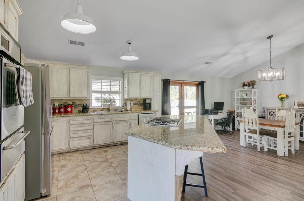 7870 Timberland Dr, Orange TX  77632-3795 exterior