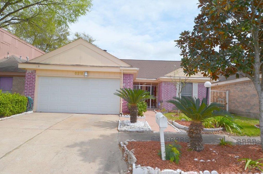 6219 Gladewell Dr, Houston TX  77072-1503 exterior