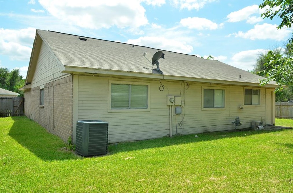 10094 Ash Fork Dr, Houston TX  77064-5307 exterior