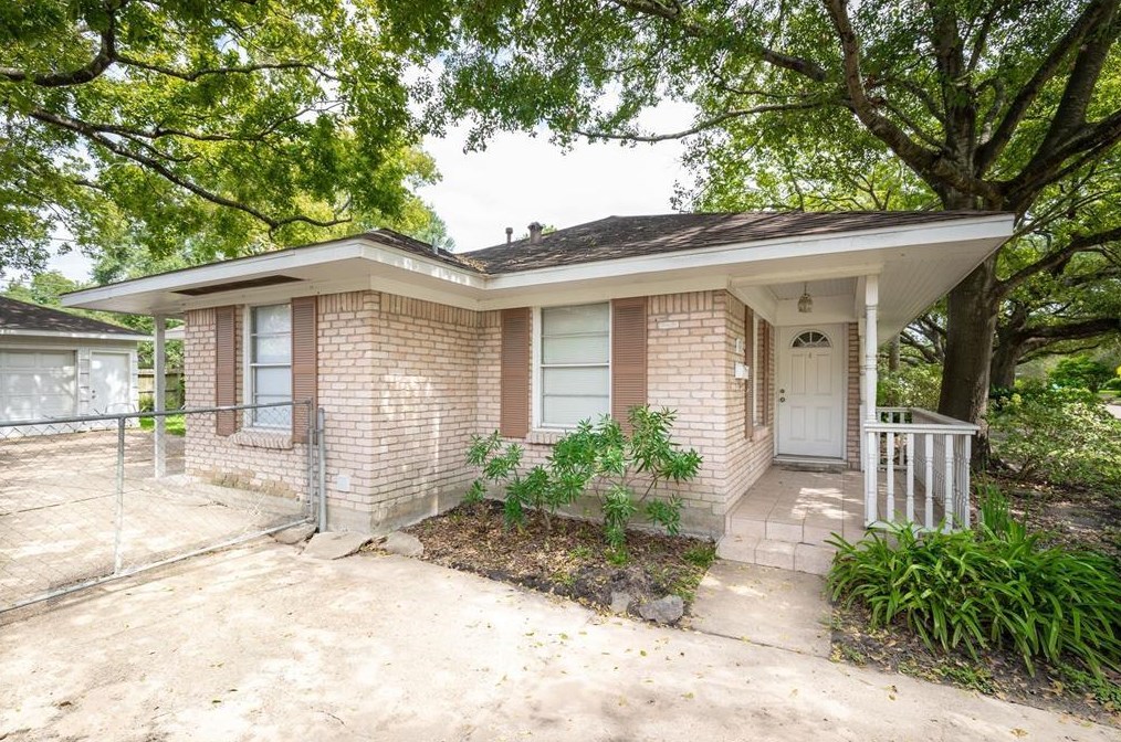 3418 Linkwood Dr, Houston TX  77025-3716 exterior