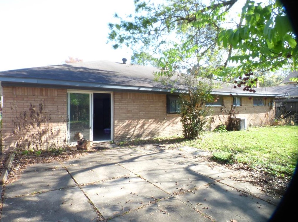 5431 Darnell St, Houston TX  77096-1122 exterior