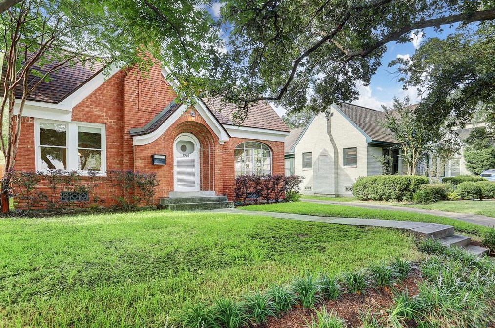 1960 Portsmouth St, Houston TX  77098-4204 exterior