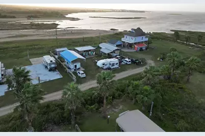 1035 Yeager Street, Gilchrist, TX 77617 - Photo 15