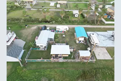 1035 Yeager Street, Gilchrist, TX 77617 - Photo 19