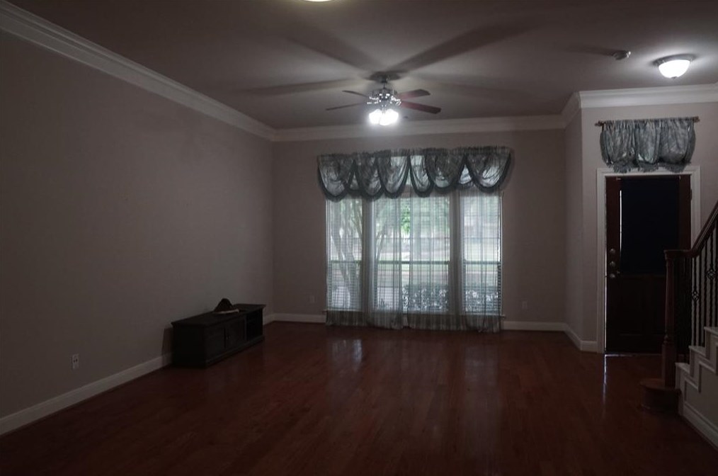 9111 Creekstone Lake Dr, Houston TX  77054-1003 exterior
