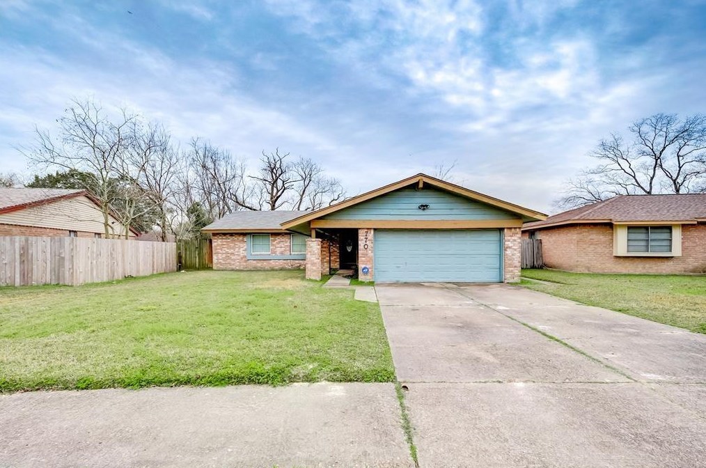 7707 Lawn Wood Ln, Houston TX  77086-2417 exterior