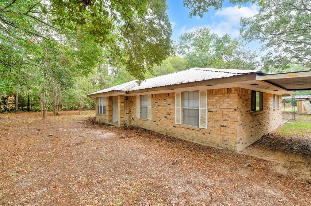 153 County Road 3810, Cleveland TX  77328-6372 exterior