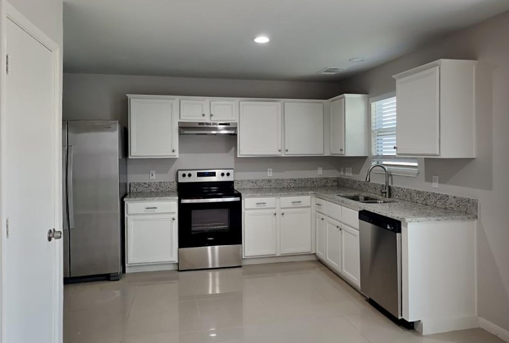 7330 Parkland Manor Dr, Cypress TX  77433-3245 exterior