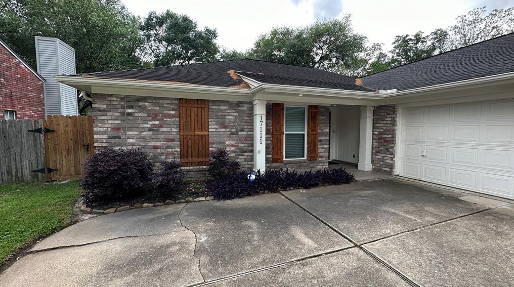 17111 Walford Dr, Spring TX  77379-9400 exterior