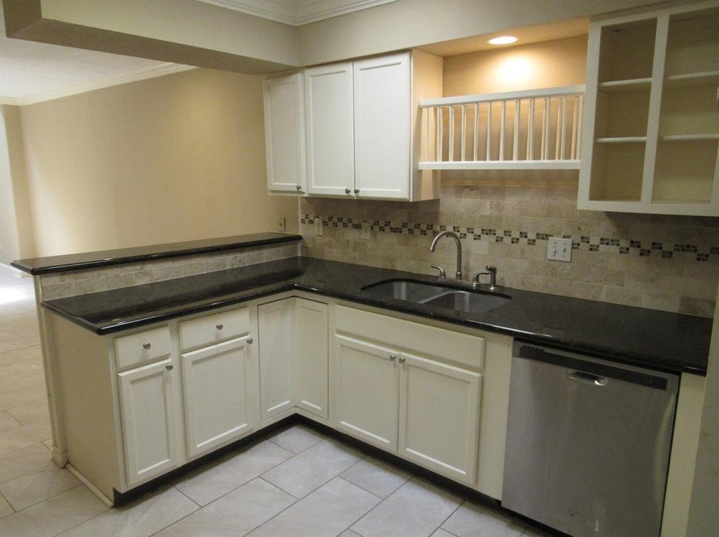 4128 Meyerwood Dr, Houston TX  77025-4038 exterior