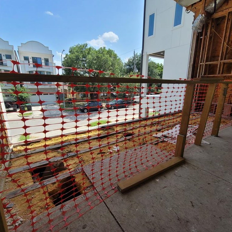 612 Pierce St, Houston TX  77019-8646 exterior