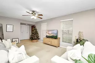 10382 Hammerly Blvd, Houston, TX 77043 - Photo 3