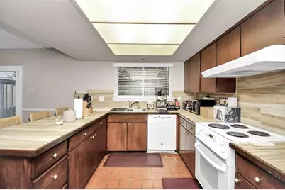 10382 Hammerly Boulevard, Houston, TX 77043 - Photo 11