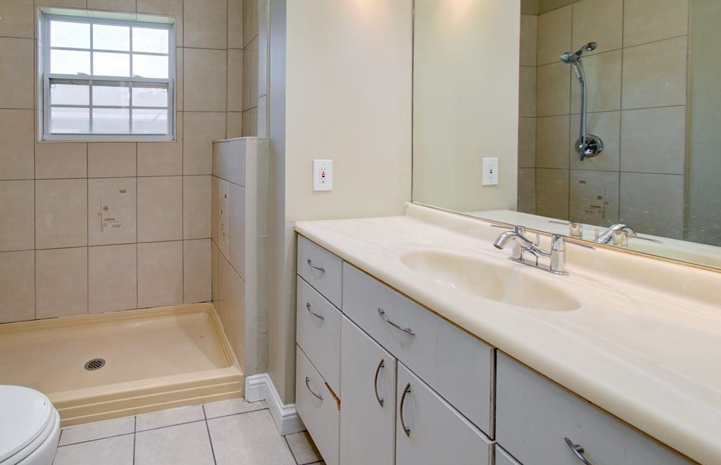 6609 Cochran, Houston TX  77009-2127 exterior