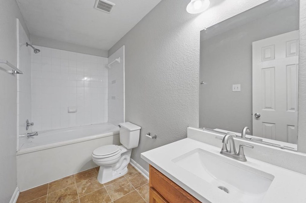 218 Silky Leaf Dr, Houston TX  77073-2832 exterior