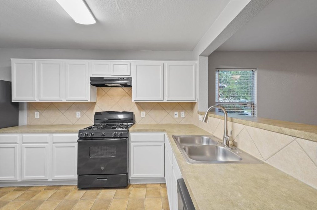 218 Silky Leaf Dr, Houston TX  77073-2832 exterior