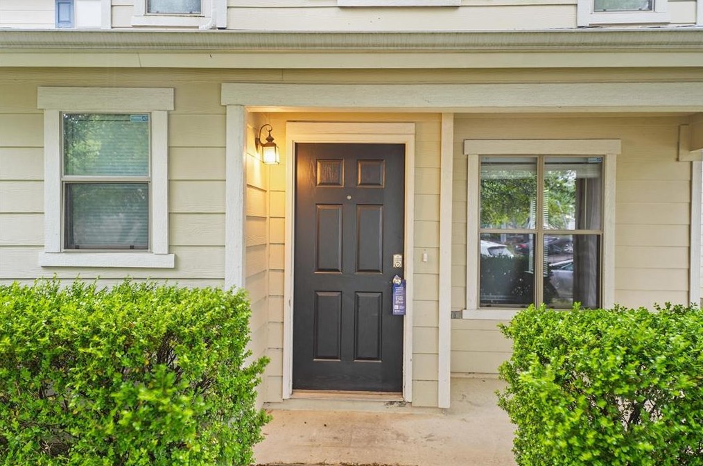 218 Silky Leaf Dr, Houston TX  77073-2832 exterior