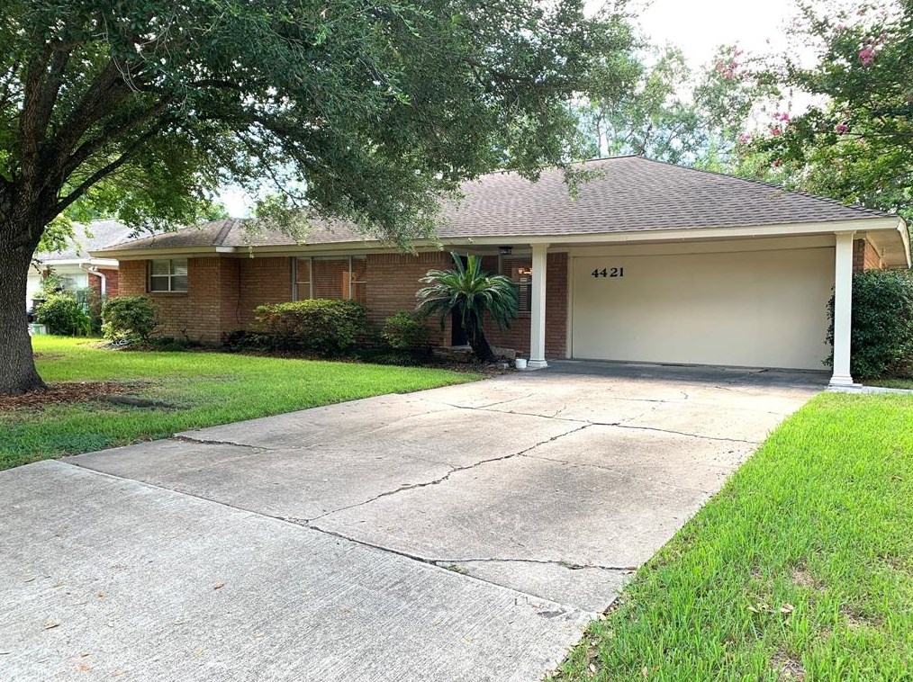4421 Briarbend Dr, Houston TX  77035-5003 exterior