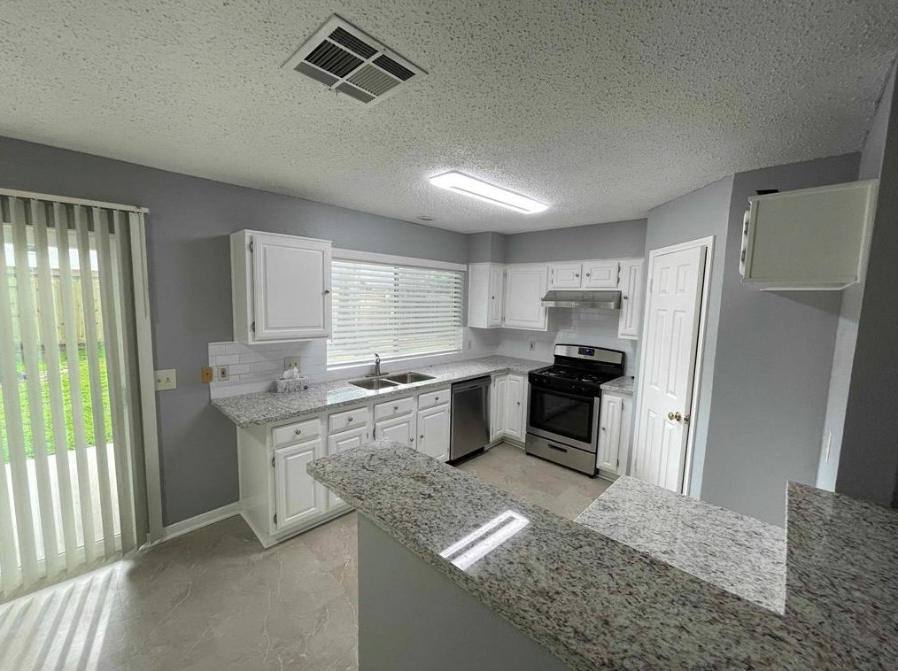 3226 Rangecrest Pl, Sugar Land TX  77479-1940 exterior