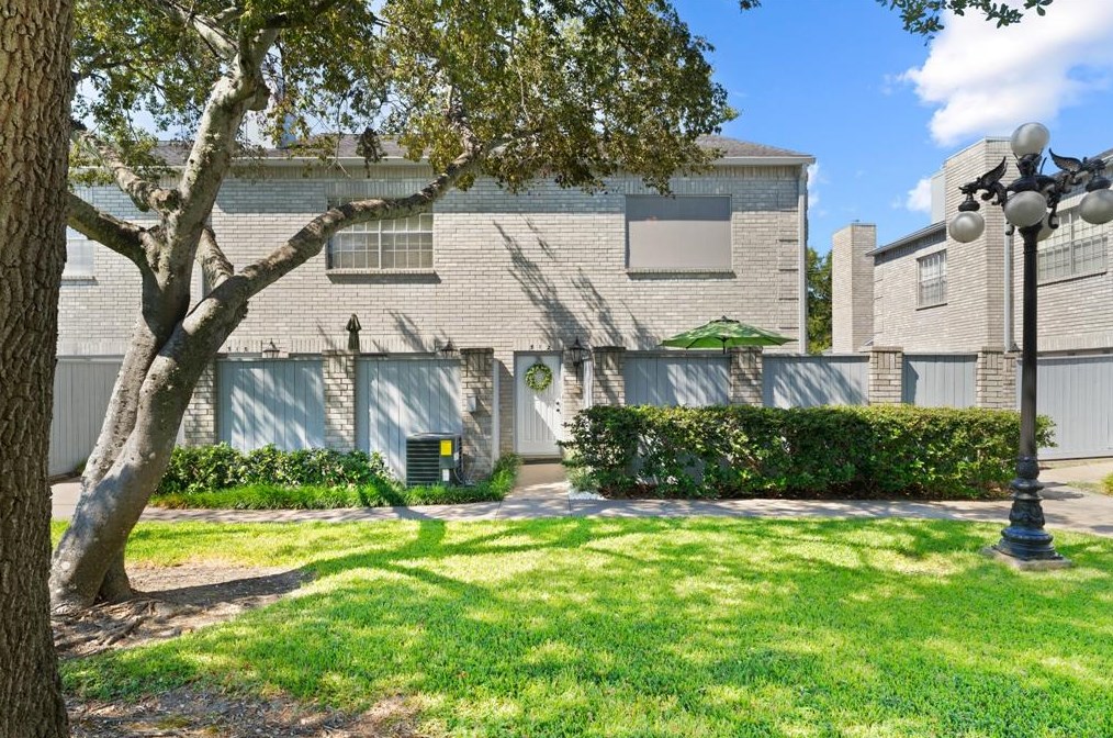 512 Wilcrest Dr, Houston TX  exterior