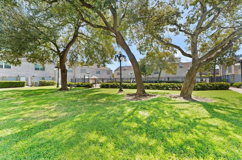 512 Wilcrest Dr, Houston TX  exterior