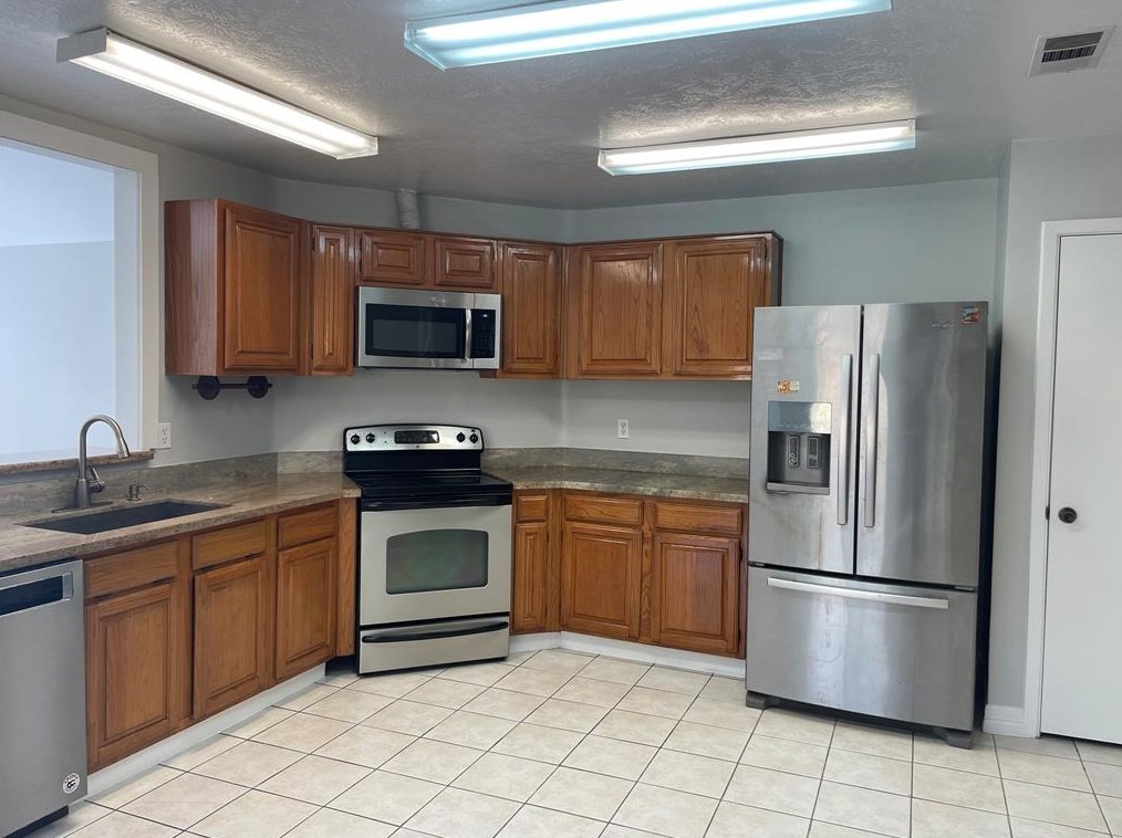 2322 Barrington Place Dr, Sugar Land TX  77478-1853 exterior