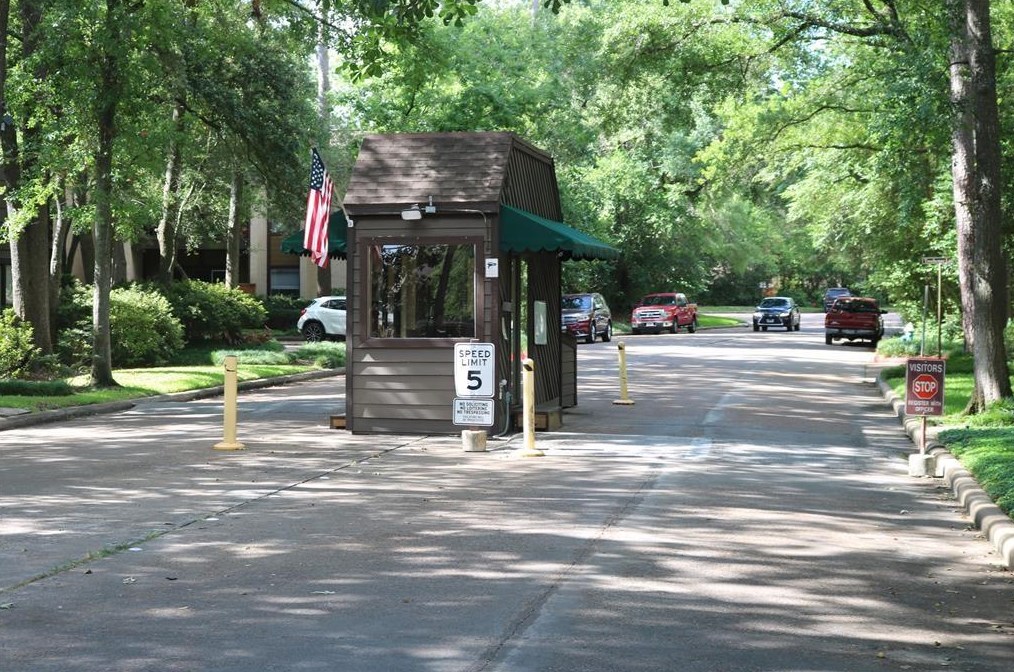 11711 Memorial Dr, Houston TX  77024-7255 exterior