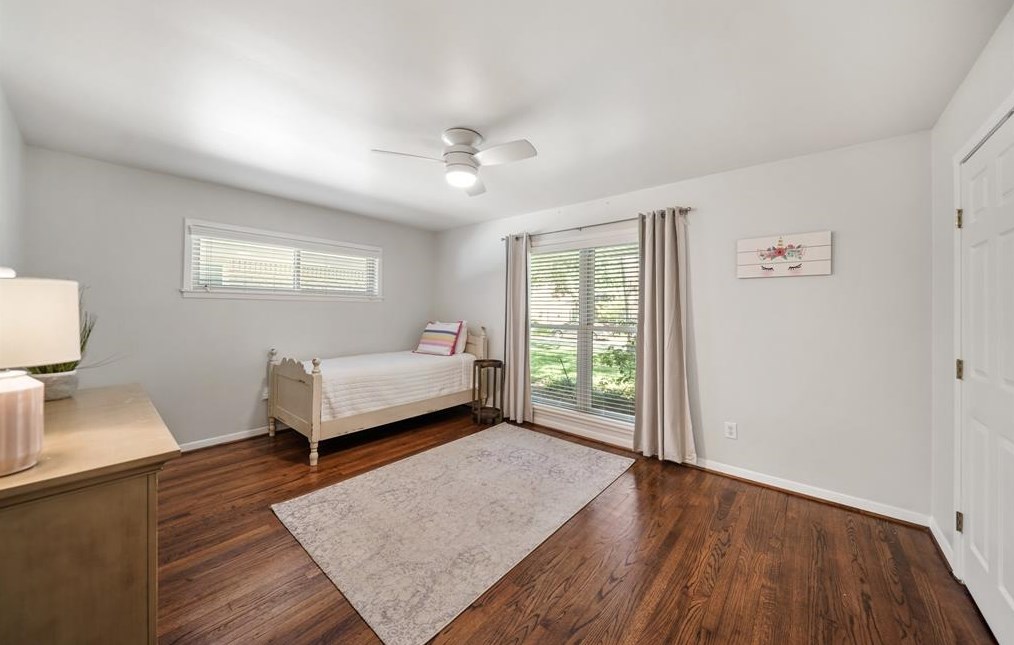 3515 Sun Vly Dr, Houston TX  77025-4137 exterior