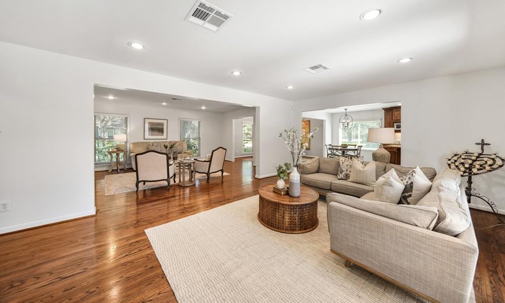 3515 Sun Vly Dr, Houston TX  77025-4137 exterior