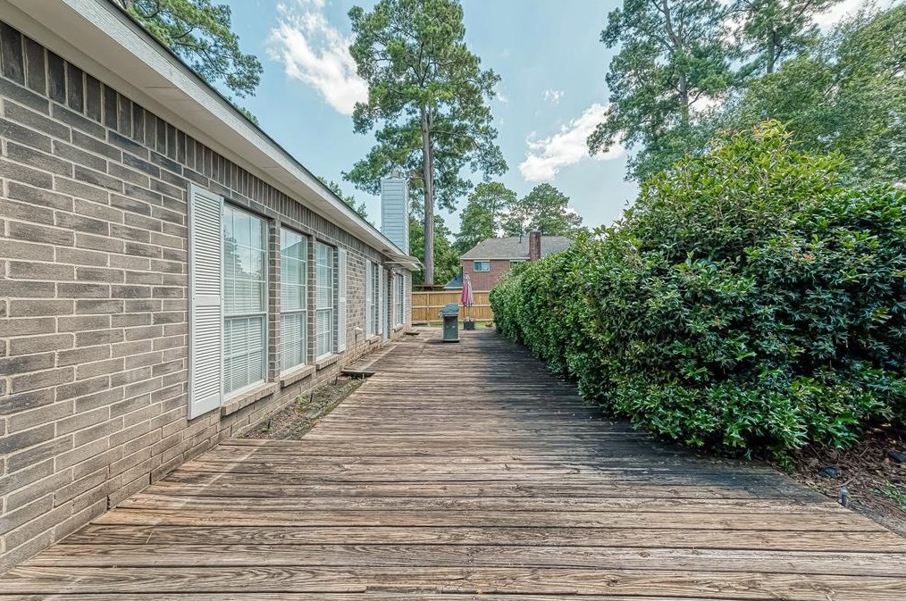 1407 Green Tree Dr, Tomball TX  77375-4361 exterior