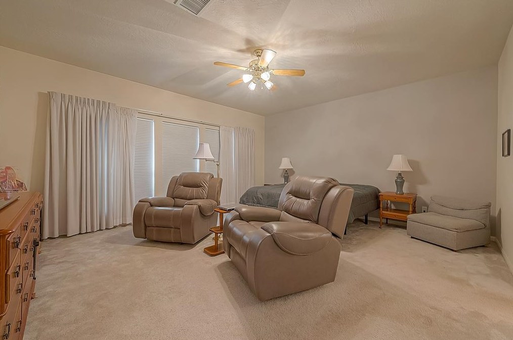 1407 Green Tree Dr, Tomball TX  77375-4361 exterior