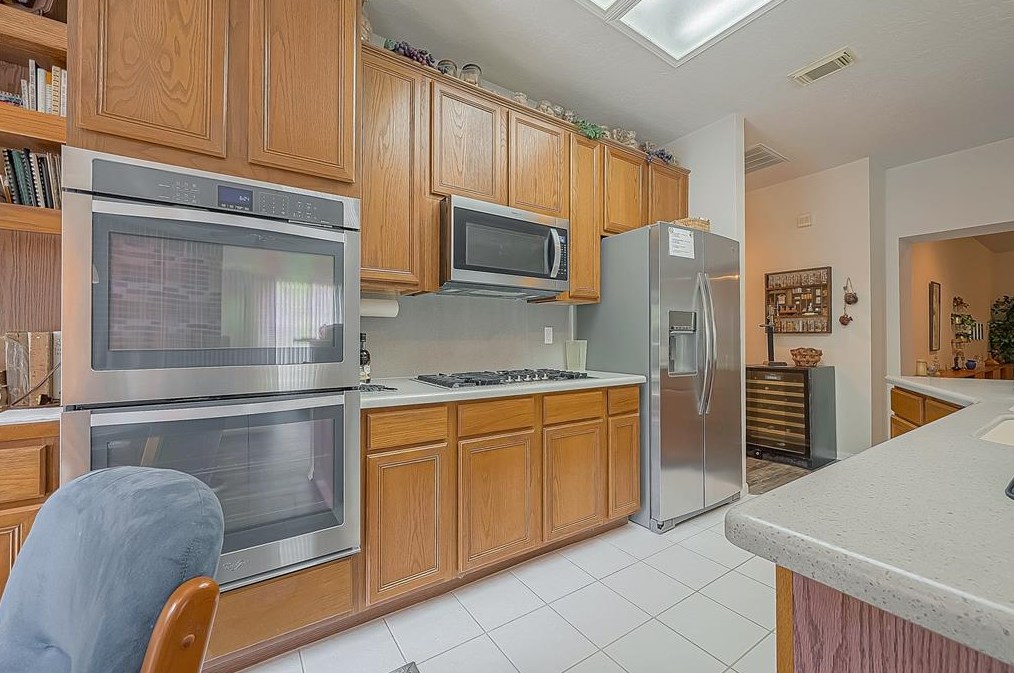 1407 Green Tree Dr, Tomball TX  77375-4361 exterior