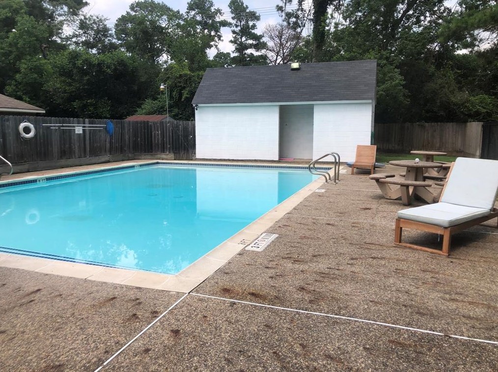 1407 Green Tree Dr, Tomball TX  77375-4362 exterior