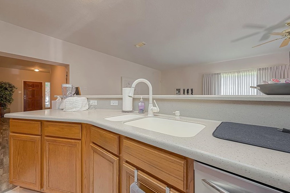 1407 Green Tree Dr, Tomball TX  77375-4361 exterior