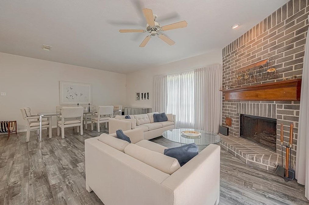 1407 Green Tree Dr, Tomball TX  77375-4361 exterior