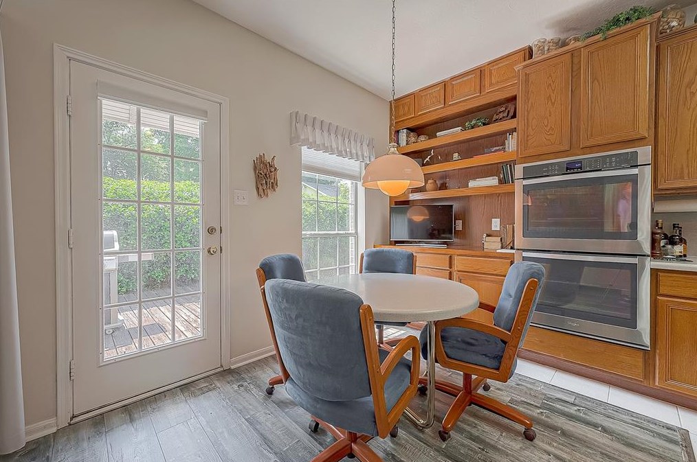 1407 Green Tree Dr, Tomball TX  77375-4361 exterior