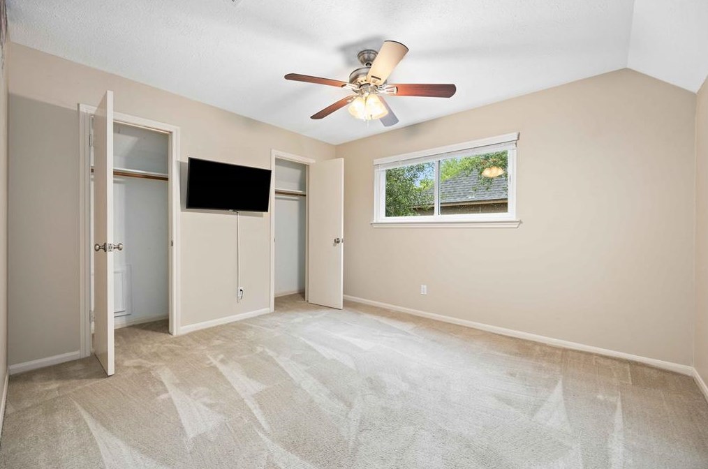 16218 Lakeview Dr, Houston TX  77040-1329 exterior